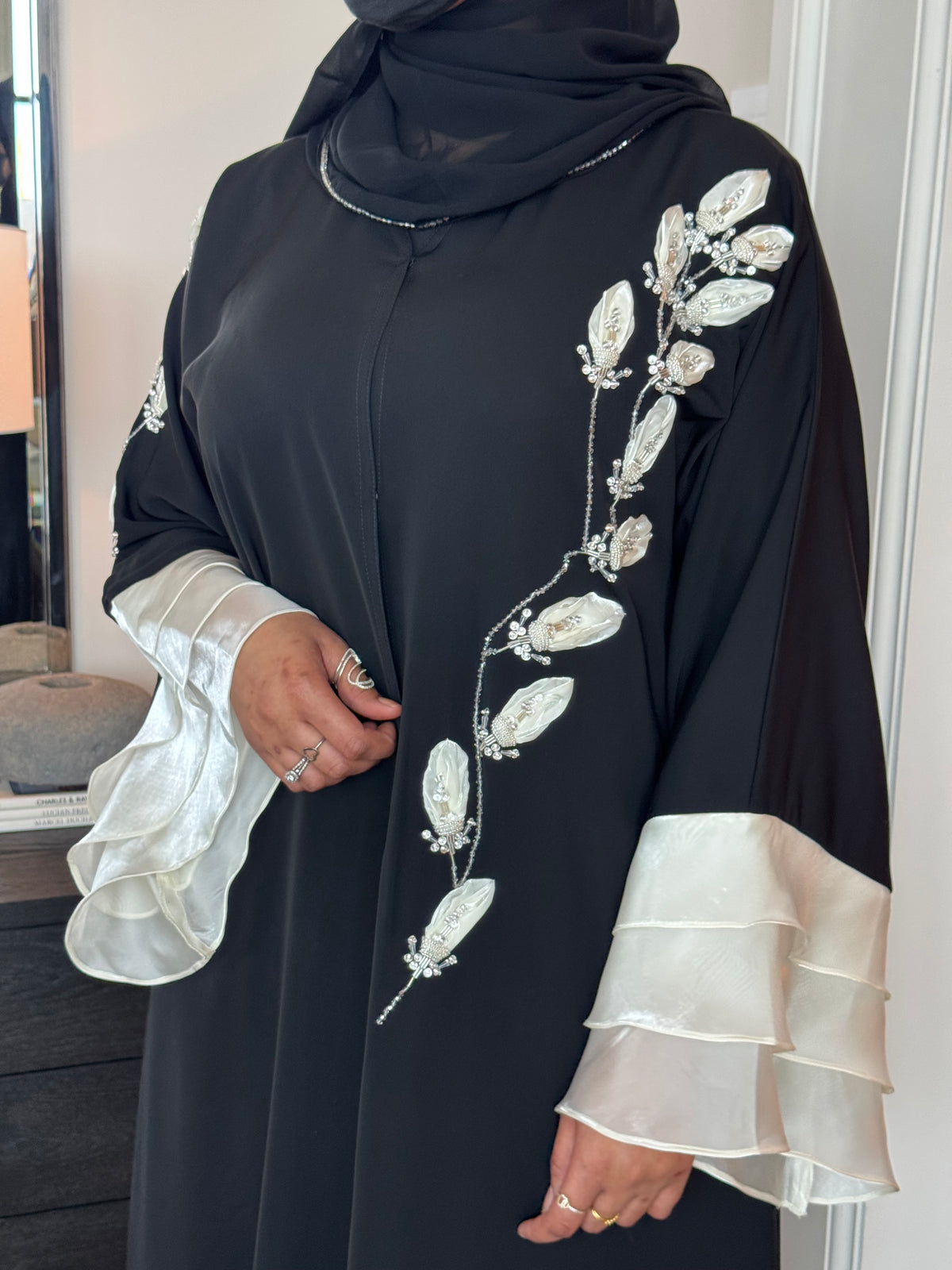 Haran Black with White Abaya