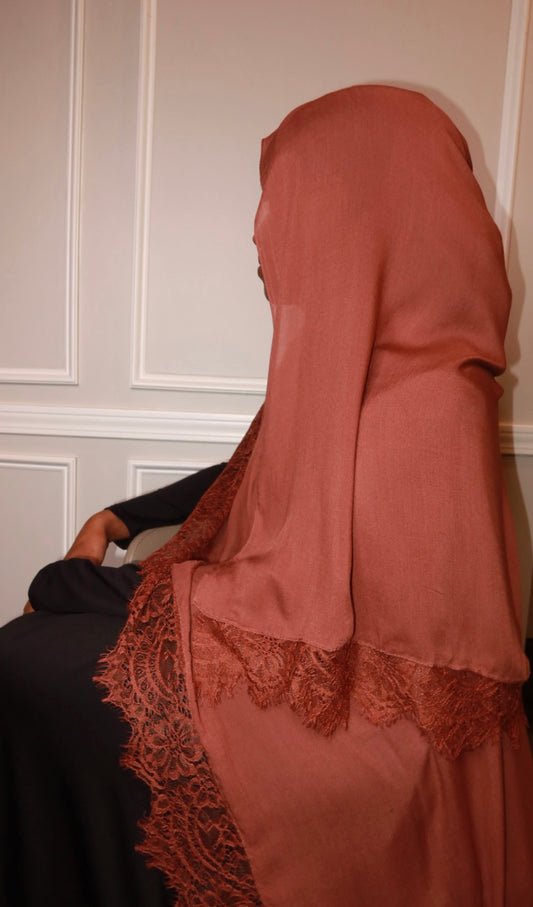 Lulu Lace Modal
