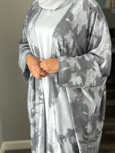 Load image into Gallery viewer, Heran Abaya gray
