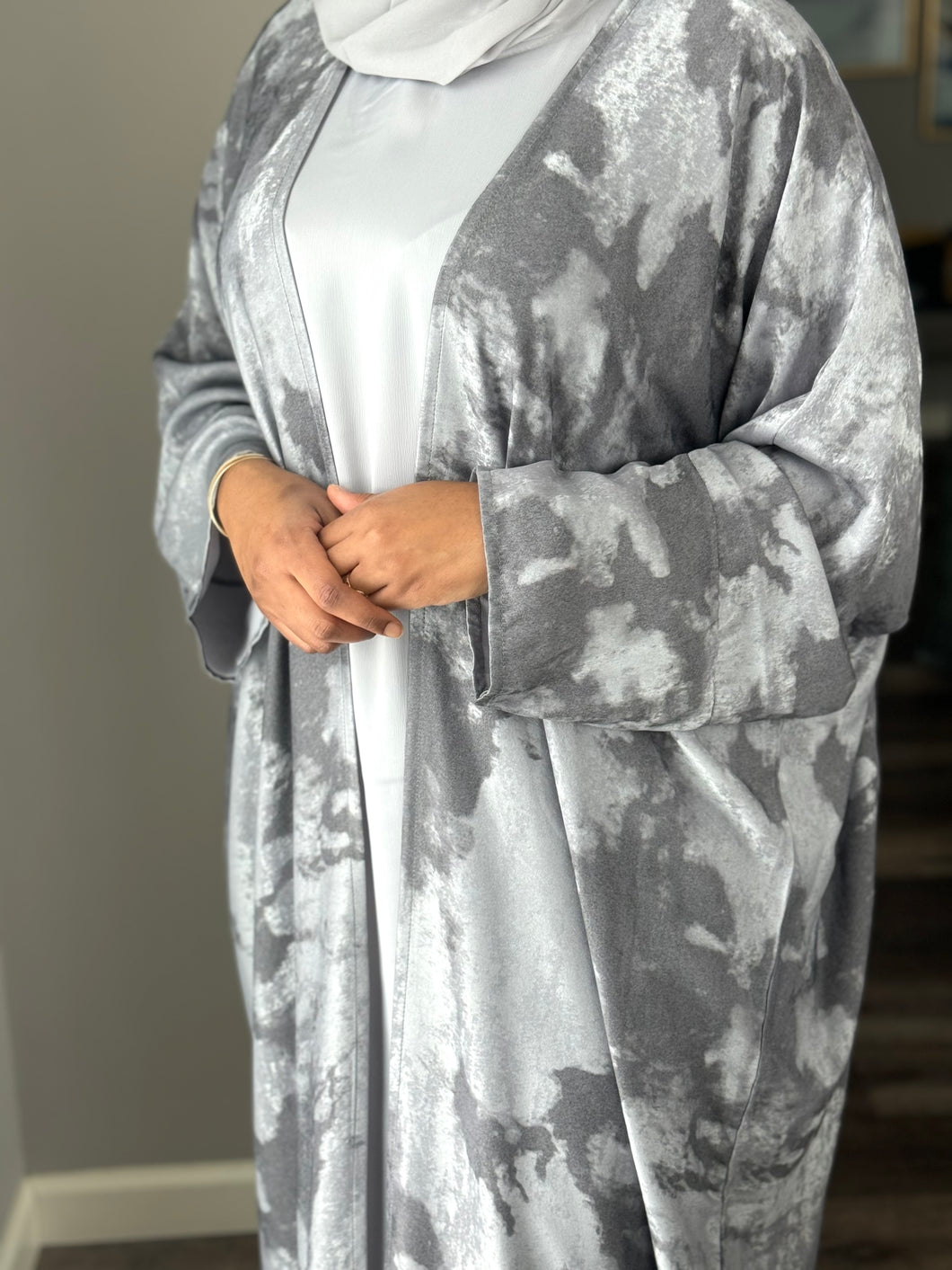 Heran Abaya gray