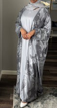 Load image into Gallery viewer, Heran Abaya gray
