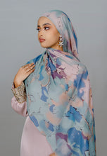 Load image into Gallery viewer, Pearl Swan Modal
